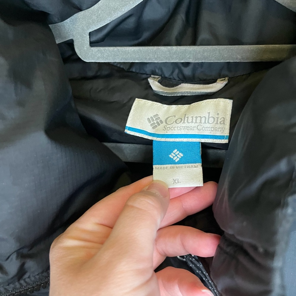 Columbia Black Insulated Jacket - Picture 2 of 7